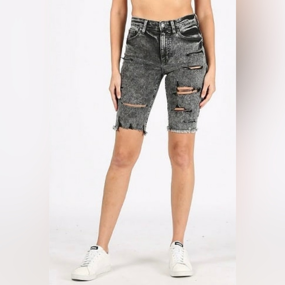NWT Nature Distressed Jean Short